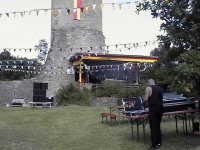 2002 - Burgfest Aufbau (07).JPG