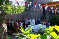 2002 - Burgfest Kirche (02).JPG