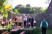 2002 - Burgfest Kirche (12).JPG