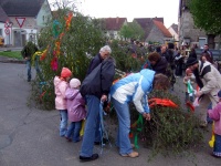 2008.04.30 - Maibaumaufstellen (14).JPG