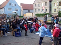 2009.04.30 - Maibaumaufstellen (22).JPG