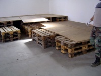 2006.04.15 - Bühne bauen (14).JPG
