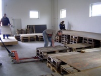 2006.04.15 - Bühne bauen (18).JPG