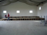 2006.04.15 - Bühne bauen (27).JPG